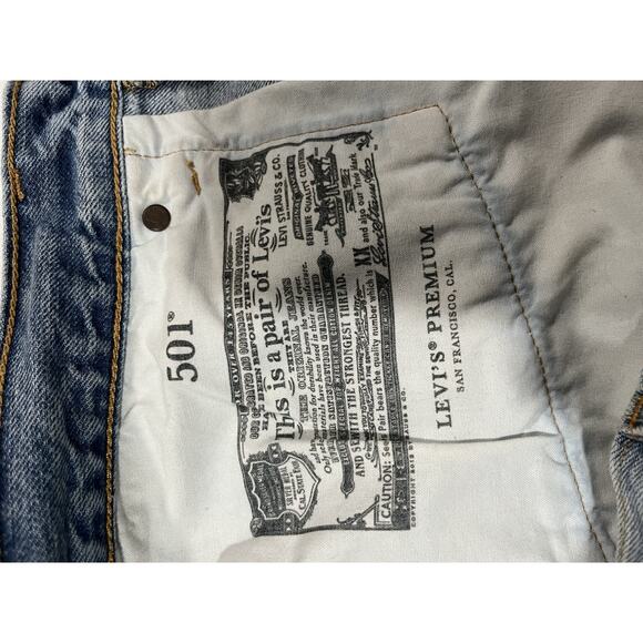 Levi’s‎ Premium Big E 501 Button Fly Light Wash Jean Shorts Size 31 High Rise - Picture 8 of 12